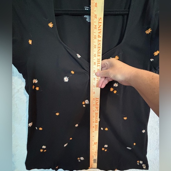 Torrid Size 3 Black Floral Ruched Bust Short Sleeve Top — Good Pre-Owned Conditi - Picture 7 of 7